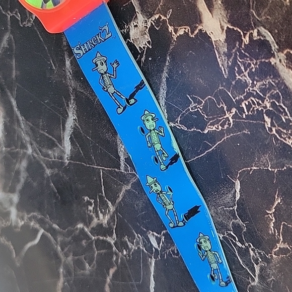 Glow in the dark 2003 GENERAL MILLS SHREK 2 PINOCCHIO WATCH toy for kid - Picture 4 of 7